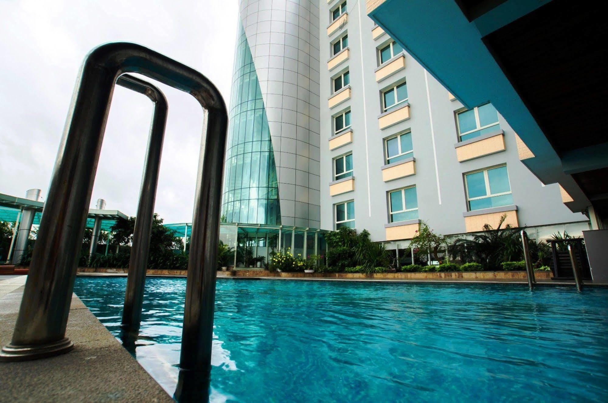 Kaya Hotel Tuy Hoa Exterior photo